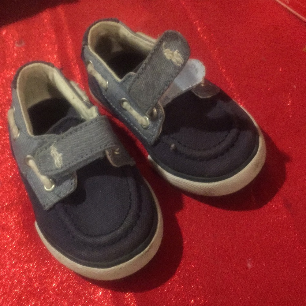 Boys shoes